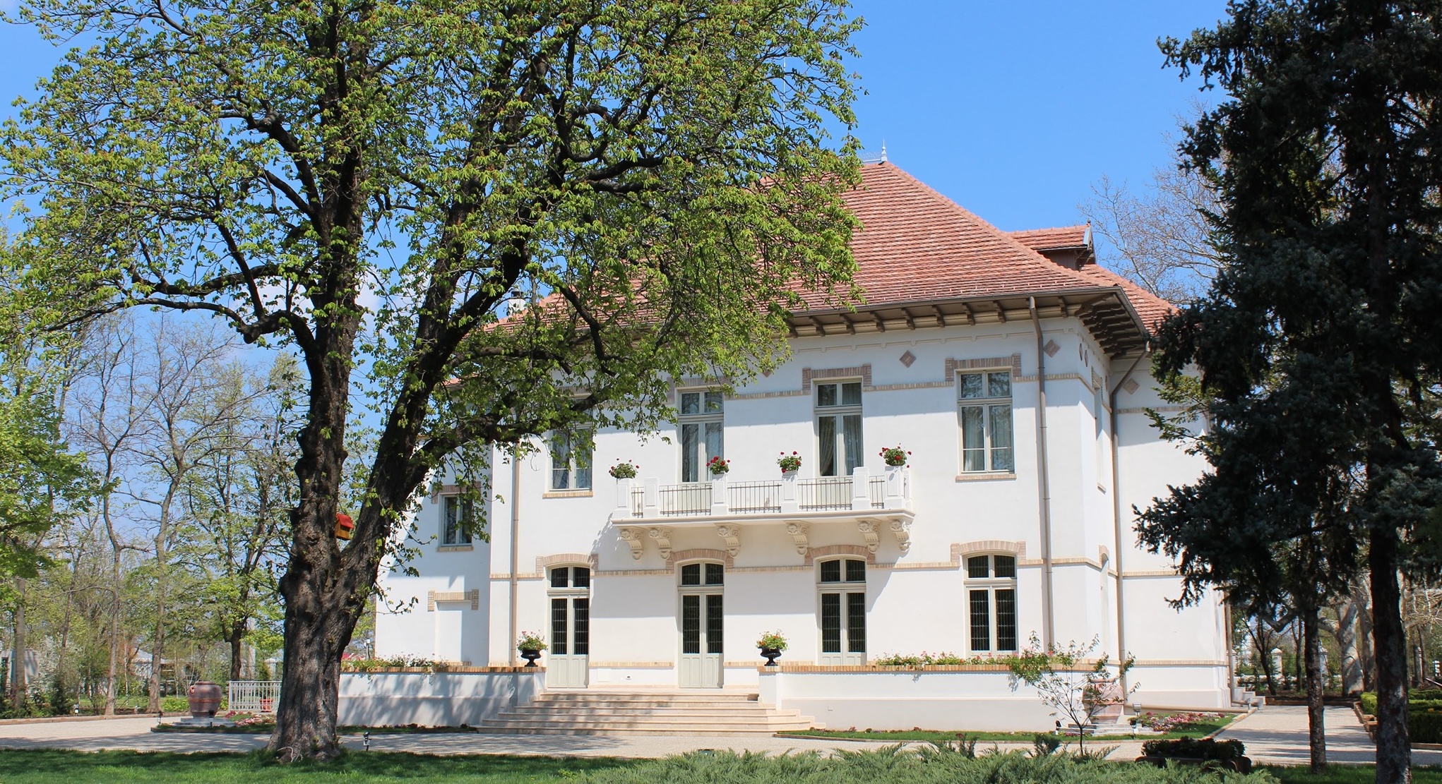 Manasia Manor